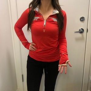 Pull over work out hoodie. Many zippers &so comfy!